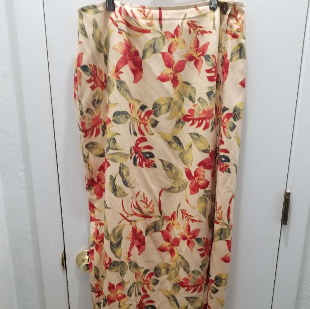 Rum Runner  100% Silk wrap floral Skirt size 12